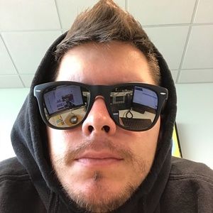 Meet your Posher, Chris